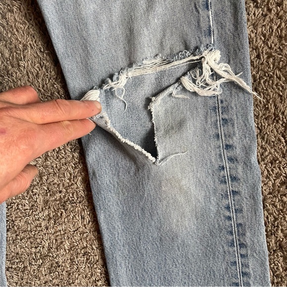 Levi's 501xx Jeans Size 32x36 Distressed Blue Denim Button Fly Light Wash USA - Picture 4 of 16